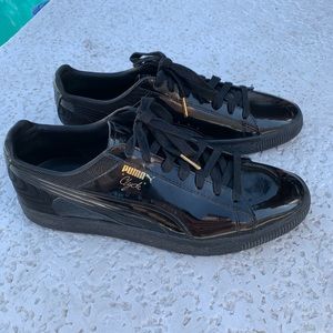 Puma Clyde Black Shiny Patent Leather shoes sz 10